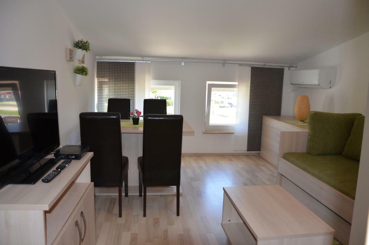Apartments Mango II Башка Екстер'єр фото