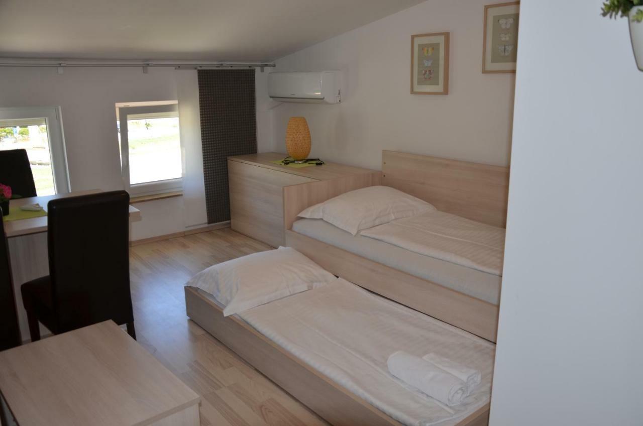 Apartments Mango II Башка Екстер'єр фото