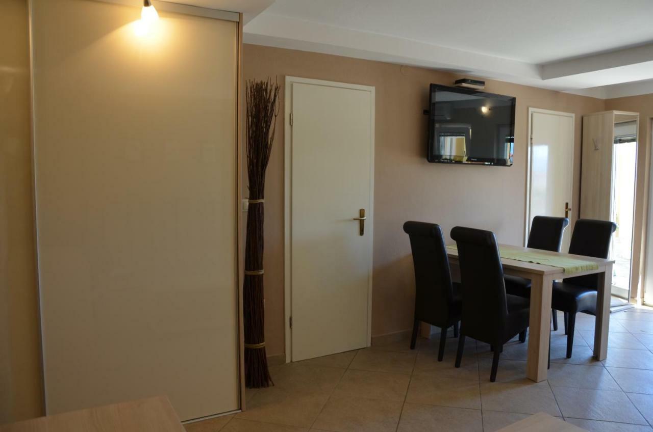 Apartments Mango II Башка Екстер'єр фото