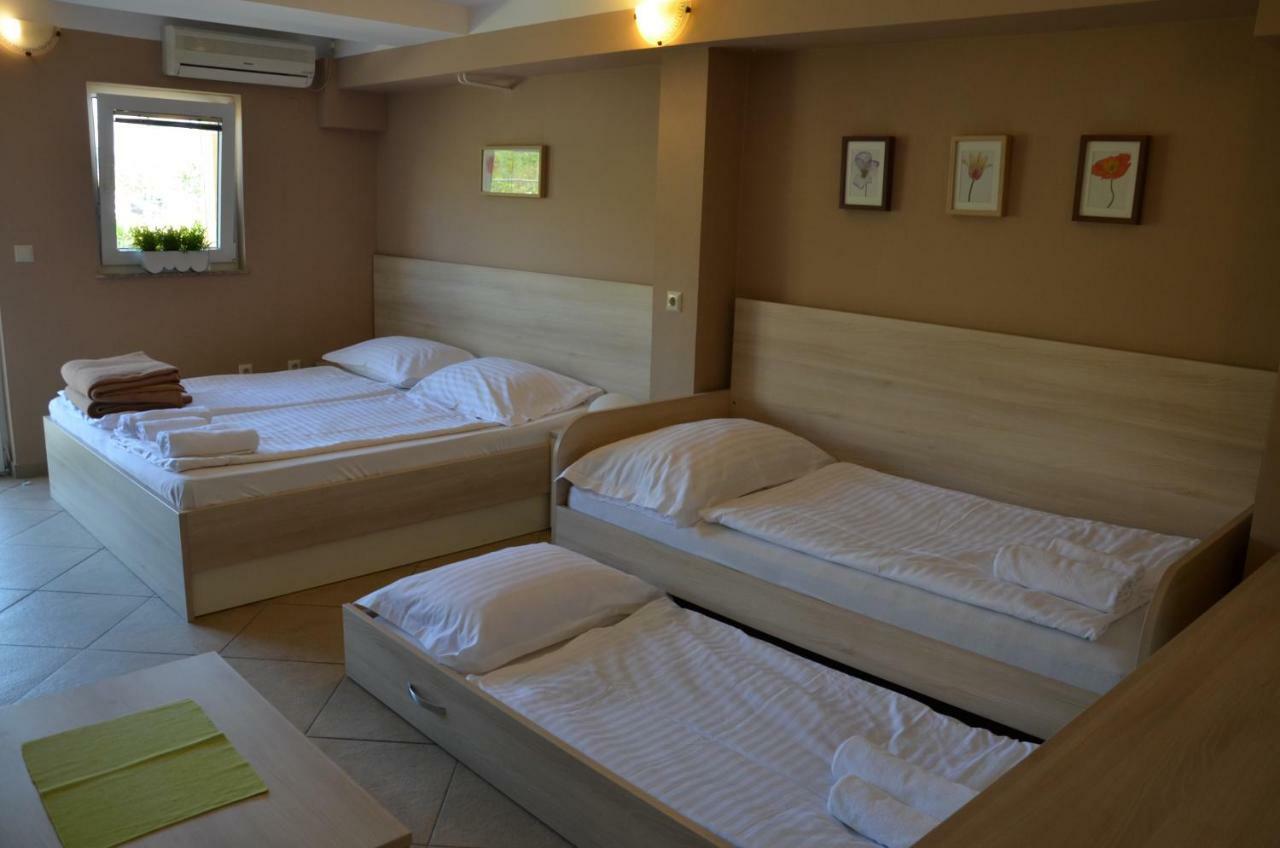 Apartments Mango II Башка Екстер'єр фото